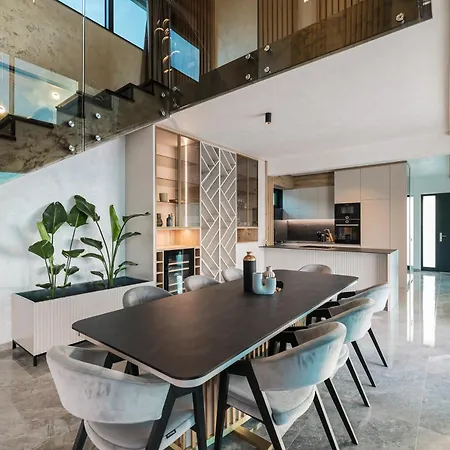Casa Calypso Villa *
